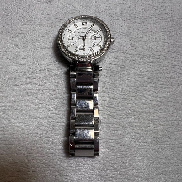 Michael Kors Mk5615 Ladies Silver Stainless Steel Watch with Crystals - Picture 5 of 16